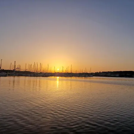 El Pharo Vue Port